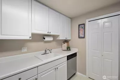 9494 Redmond Woodinville Road NE #B102, Redmond, WA 98052 - Photo 17