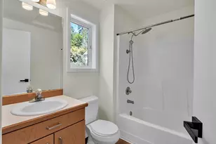3851 Ambleside Ln NE, Bremerton, WA 98311 - Photo 21