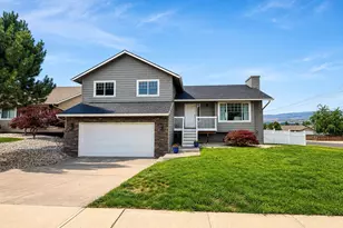 576 Saddle Rock Loop, Wenatchee, WA 98801 - Photo 1