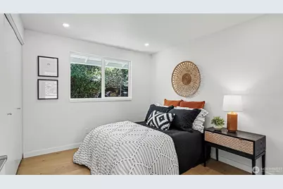 6560 W Mercer Way, Mercer Island, WA 98040 - Photo 9