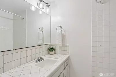 8354 11th Avenue NW #5, Seattle, WA 98117 - Photo 19