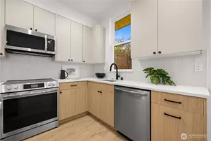 1138 A NW 57th St, Seattle, WA 98107 - Photo 9