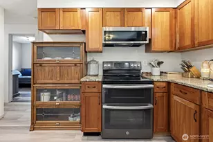 2410 Westlake Dr SE, Lacey, WA 98503 - Photo 9