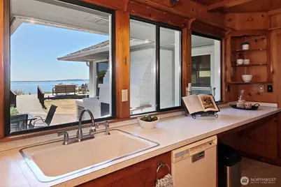848 Old Beach Road, Freeland, WA 98249 - Photo 9