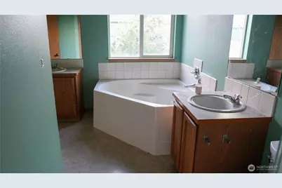 651 Milwaukee Boulevard S, Pacific, WA 98047 - Photo 17