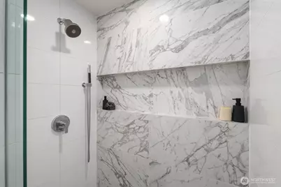 2510 6th Avenue #2502, Seattle, WA 98121 - Photo 17