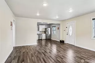 1204 4th Ave SE, Puyallup, WA 98372 - Photo 3