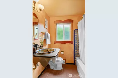 2804 Prosch Avenue W, Seattle, WA 98119 - Photo 15