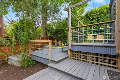2804 Prosch Avenue W, Seattle, WA 98119 - Photo 27