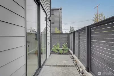 7912 34th Avenue SW #B, Seattle, WA 98126 - Photo 5