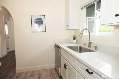 8608 S Thompson Avenue, Tacoma, WA 98444 - Photo 7