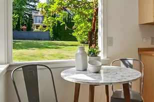8011 SE 57th St, Mercer Island, WA 98040 - Photo 5