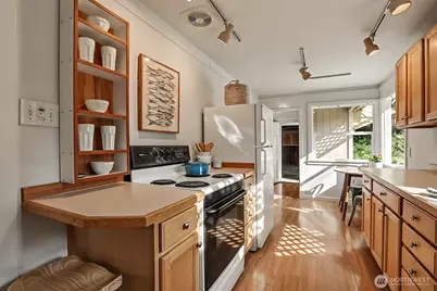 8011 SE 57th Street, Mercer Island, WA 98040 - Photo 9