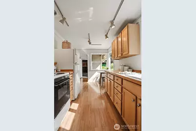 8011 SE 57th Street, Mercer Island, WA 98040 - Photo 7