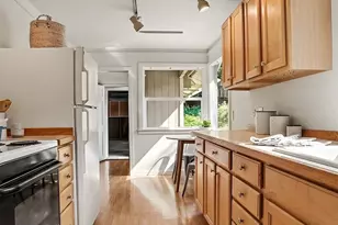 8011 SE 57th St, Mercer Island, WA 98040 - Photo 7
