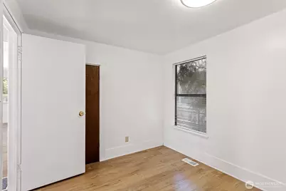 8614 Renton Avenue S, Seattle, WA 98118 - Photo 15