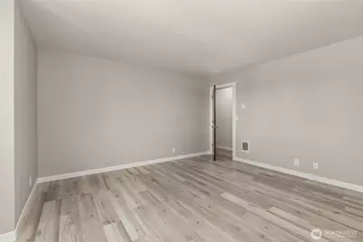 4840 N Island Drive E, Bonney Lake, WA 98391 - Photo 19