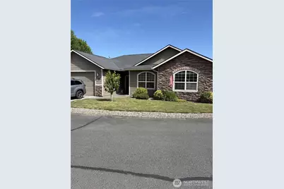763 SE Bedford Loop, College Place, WA 99324 - Photo 1