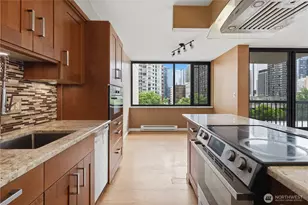 2100 3rd Ave, Seattle, WA 98121 - Photo 15