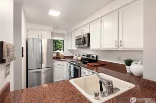 12040 96th Ave NE, Kirkland, WA 98034 - Photo 13