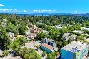 12741 NE 35th Ave NE, Seattle, WA 98125 - Photo 3