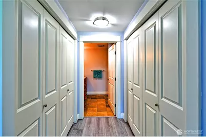 18707 SE Newport Way #303, Issaquah, WA 98027 - Photo 17
