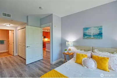 18707 SE Newport Way #303, Issaquah, WA 98027 - Photo 15