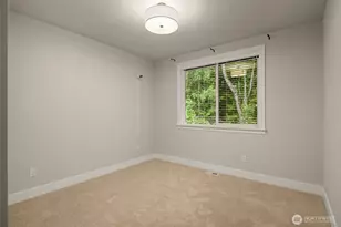 24480 NE 19th Pl, Sammamish, WA 98074 - Photo 33