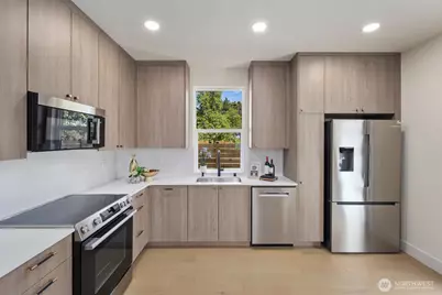 311 NW 92nd Street, Seattle, WA 98117 - Photo 9