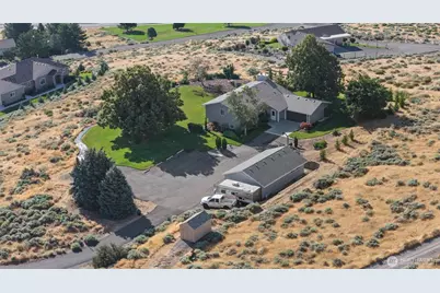 703 S 48th Avenue, West Richland, WA 99353 - Photo 3