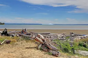 846 Livingston Bay Shore Dr, Camano Island, WA 98282 - Photo 11