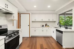 18311 NE 105th Ct, Redmond, WA 98052 - Photo 11