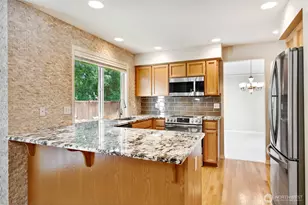 7115 NE 167th St, Kenmore, WA 98028 - Photo 9