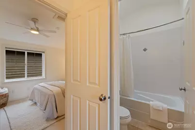2606 NW 57th Street #B, Seattle, WA 98107 - Photo 23