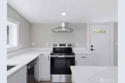 5600 Ocean View Boulevard NE, Bremerton, WA 98311 - Photo 9