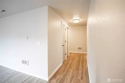 10010 15th Avenue Ct E, Tacoma, WA 98445 - Photo 5