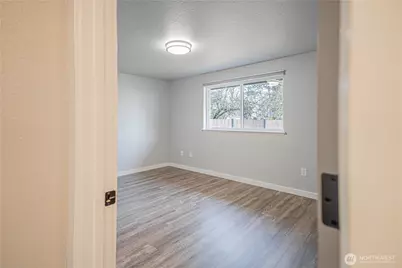 10010 15th Avenue Ct E, Tacoma, WA 98445 - Photo 9