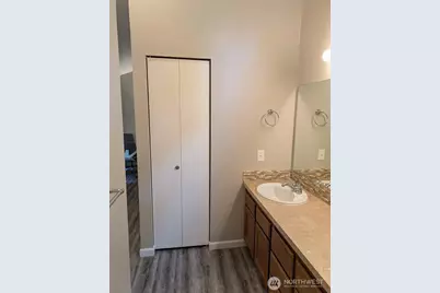 19115 Ballinger Way NE #203, Lake Forest Park, WA 98155 - Photo 17