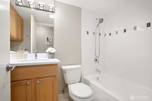 1601 Taylor Ave N, Seattle, WA 98109 - Photo 17