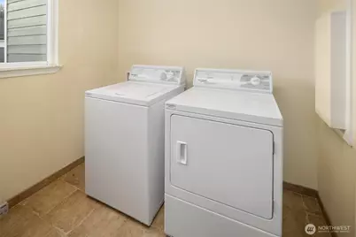 5249 40th Avenue NE #402, Seattle, WA 98105 - Photo 33