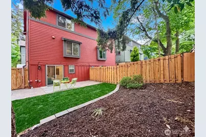 2138 N 113th Street #B, Seattle, WA 98133 - Photo 3