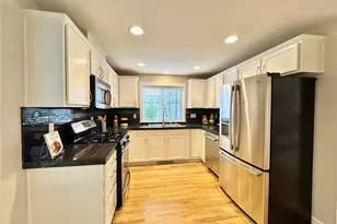 2138 N 113th St, Seattle, WA 98133 - Photo 9