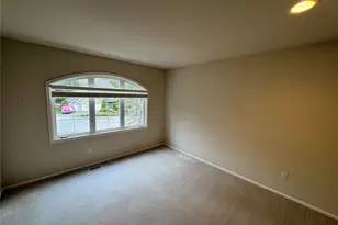 19416 NE 43rd Pl, Sammamish, WA 98074 - Photo 3