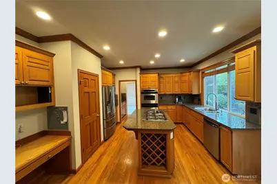 19416 NE 43rd Place, Sammamish, WA 98074 - Photo 9