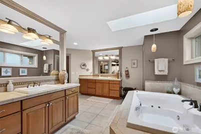 20208 Island Parkway East, Lake Tapps, WA 98391 - Photo 29