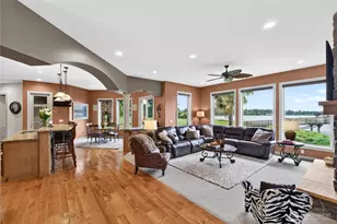 20208 Island Pkwy E, Lake Tapps, WA 98391 - Photo 19