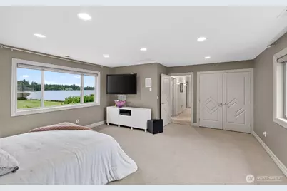 20208 Island Parkway East, Lake Tapps, WA 98391 - Photo 35