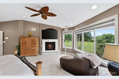 20208 Island Parkway East, Lake Tapps, WA 98391 - Photo 27