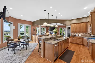 20208 Island Parkway East, Lake Tapps, WA 98391 - Photo 15