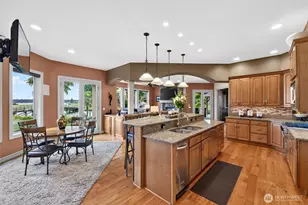 20208 Island Pkwy E, Lake Tapps, WA 98391 - Photo 15